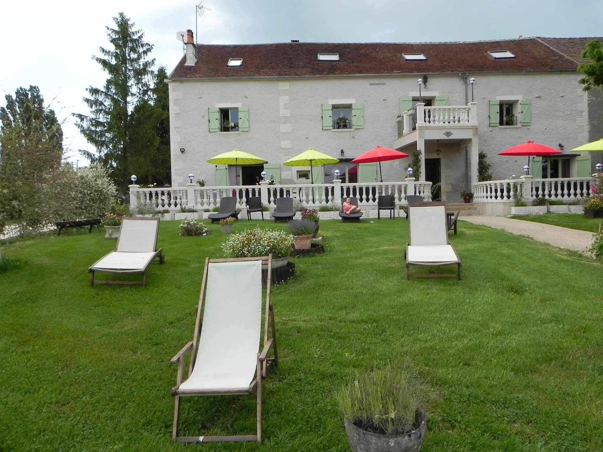 Le Petit Domaine De Bois Avril Hotell Étais-la-Sauvin Eksteriør bilde